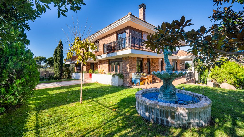 Villa à Pozuelo de Alarcon, Madrid, Espagne 5 chambres, 977 m2 No. 90097