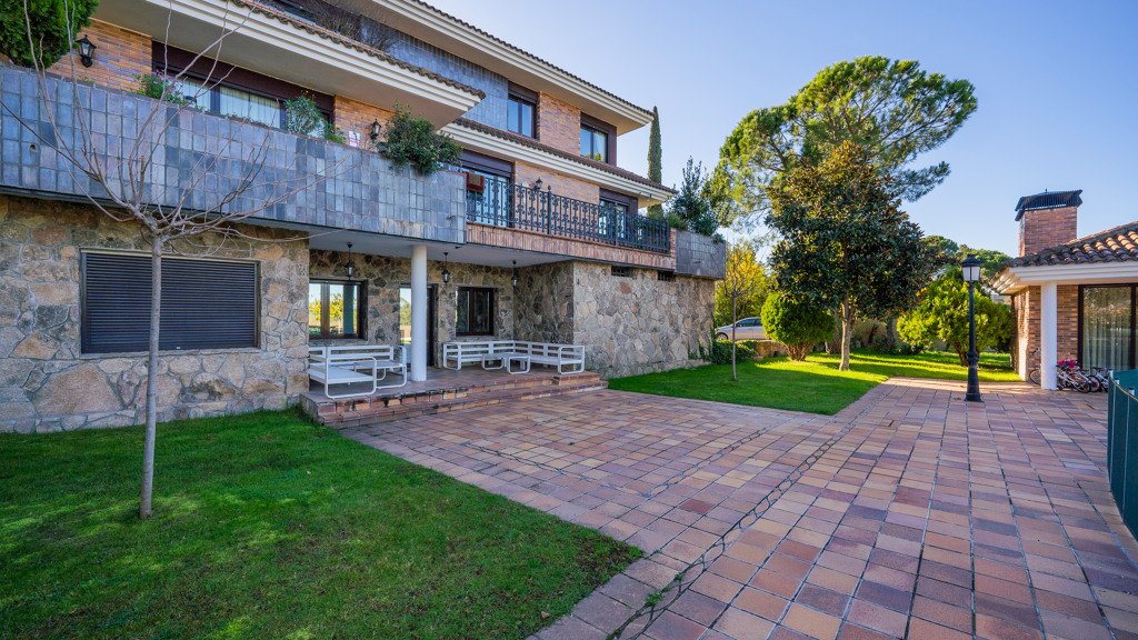 Villa à Pozuelo de Alarcon, Madrid, Espagne 5 chambres, 977 m2 No. 90097