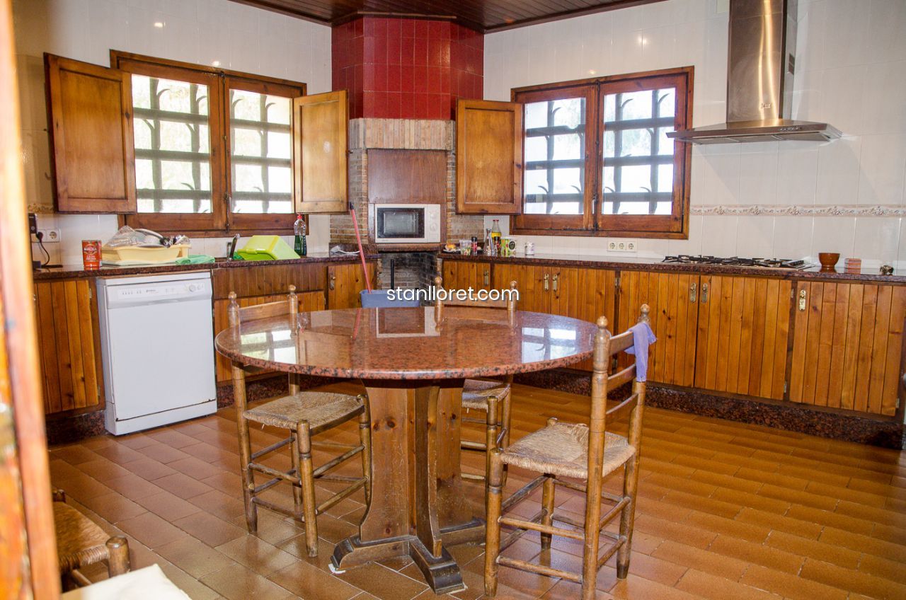 Сasa en Blanes, Gerona, España 7 dormitorios, 400 m2 No. 104062