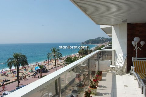 Apartment in Lloret de Mar, Girona, Spain 4 bedrooms, 200 sq.m. No. 104063