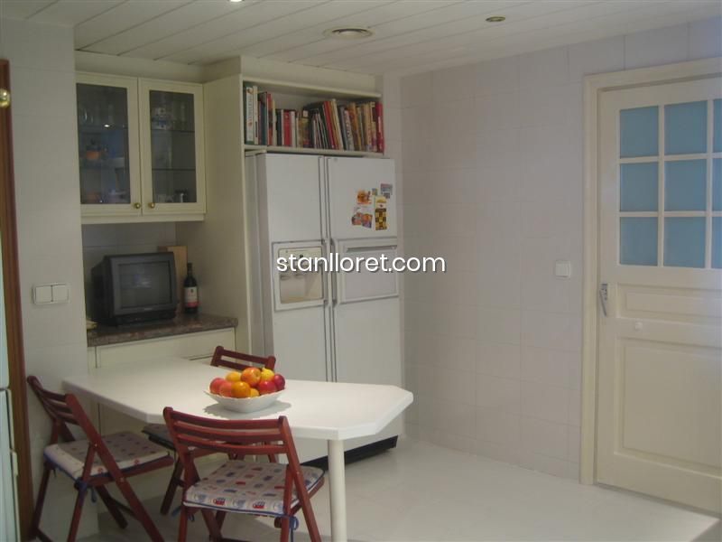 Apartament w Lloret de Mar, Girona, Hiszpania 4 sypialnie, 200 mkw. nr 104063