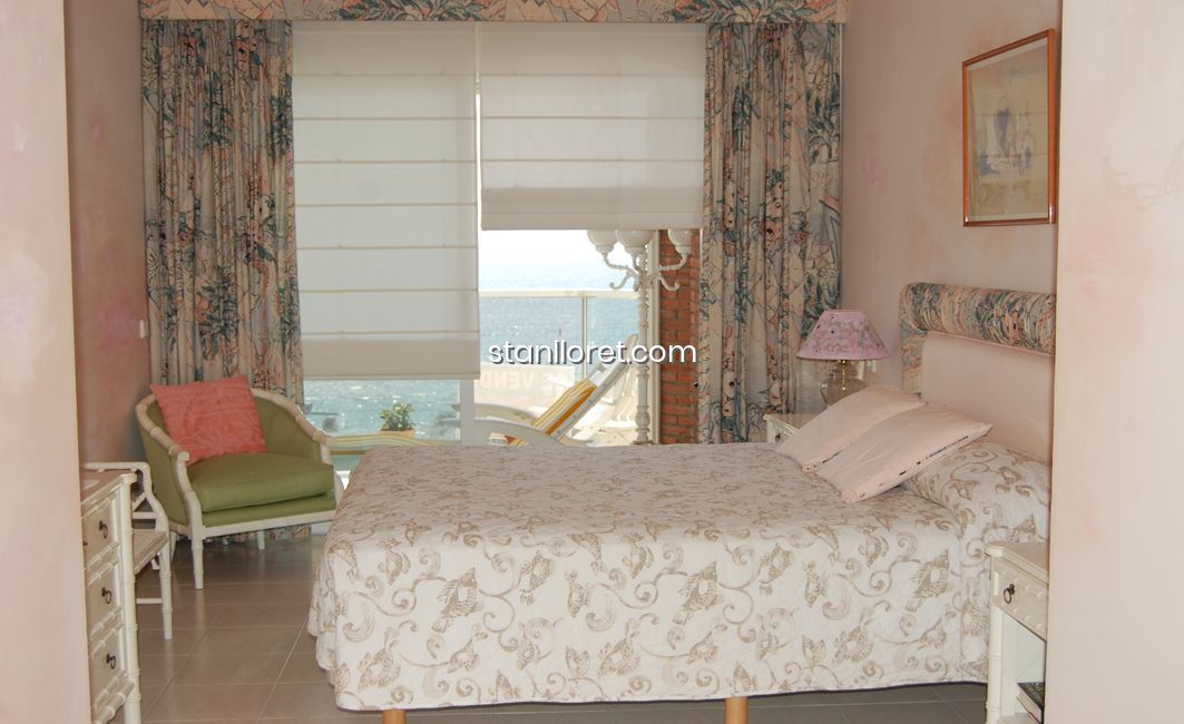 Apartament w Lloret de Mar, Girona, Hiszpania 4 sypialnie, 200 mkw. nr 104063