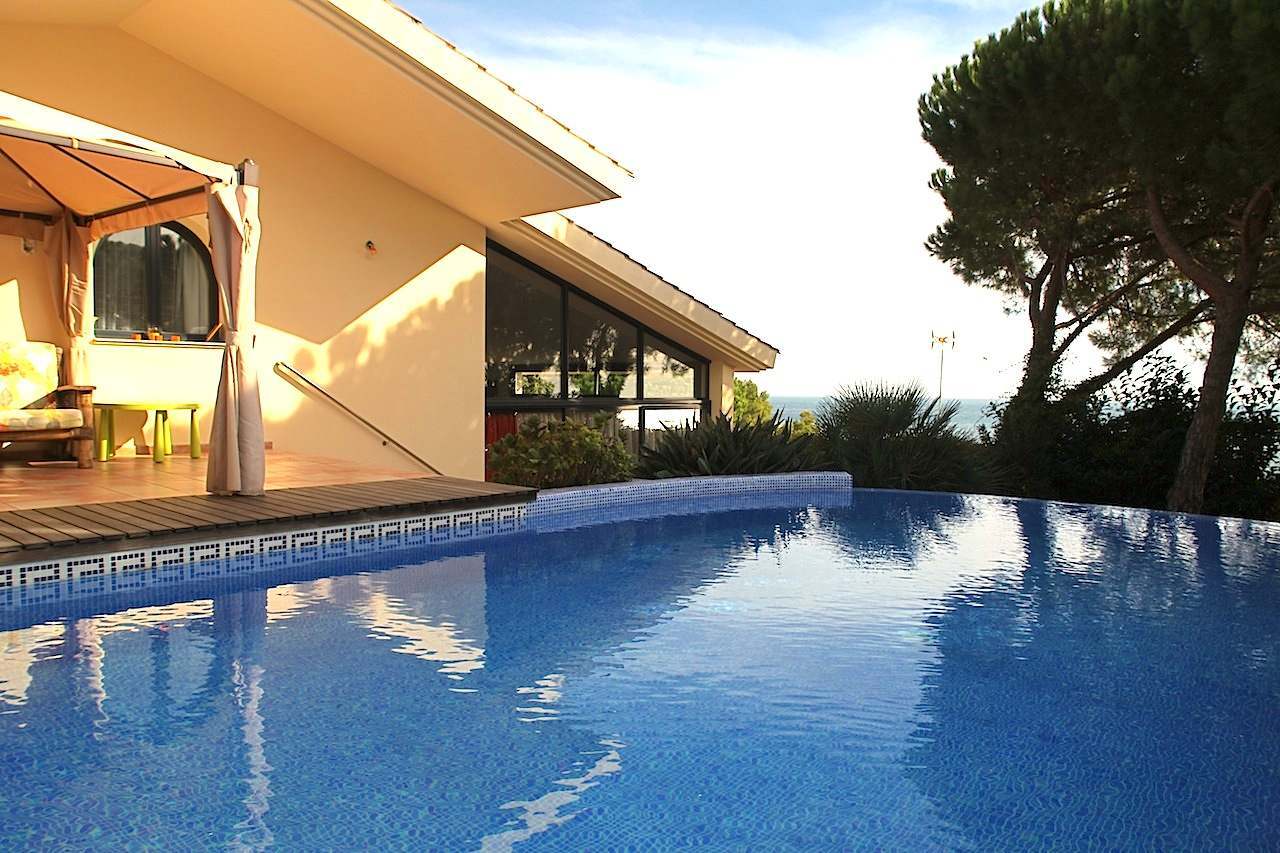 Dom w Sant Feliu de Guixols, Girona, Hiszpania 4 sypialnie, 467 mkw. nr 22852