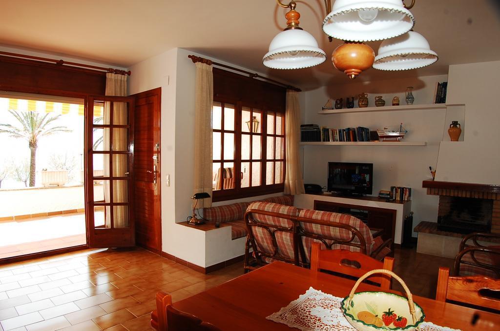 Talo L'Ametlla de Mar, Tarragona, Espanja 4 makuuhuonetta, 200 m2 No. 21574