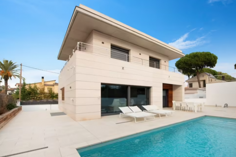 Māja Barcelona, Spānijā 4 istabas, 288 m2 Nr. 36128