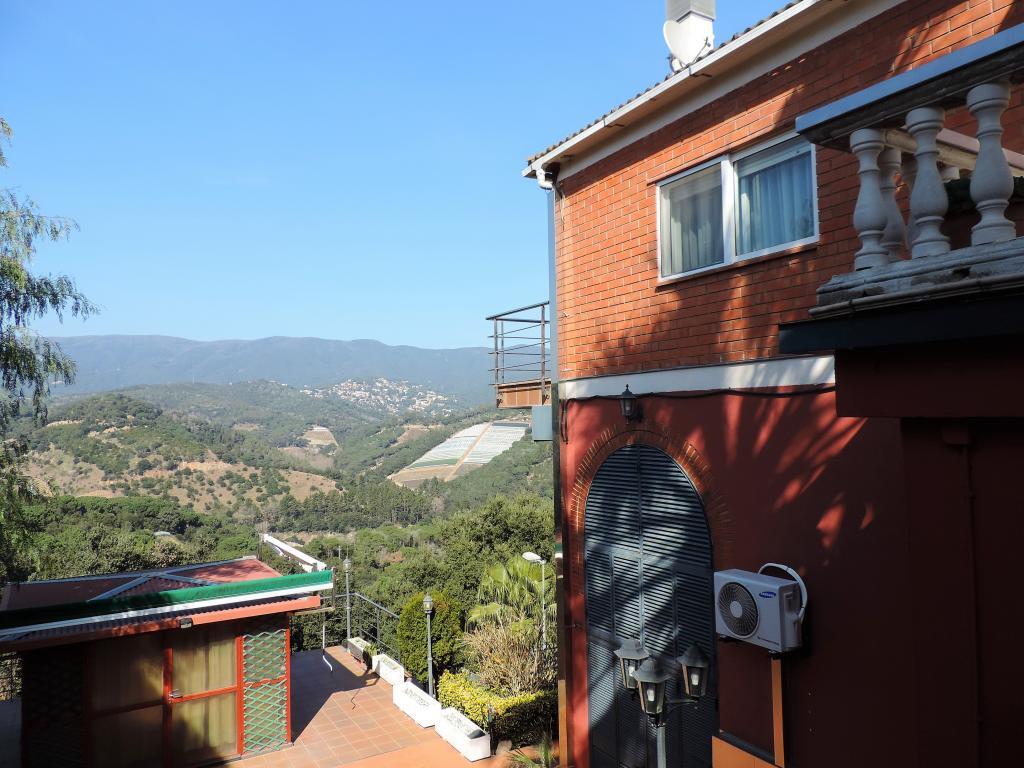 Talo Barcelona, Espanja 5 makuuhuonetta, 313 m2 No. 55972