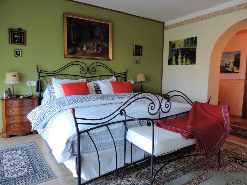 Talo Barcelona, Espanja 5 makuuhuonetta, 313 m2 No. 55972