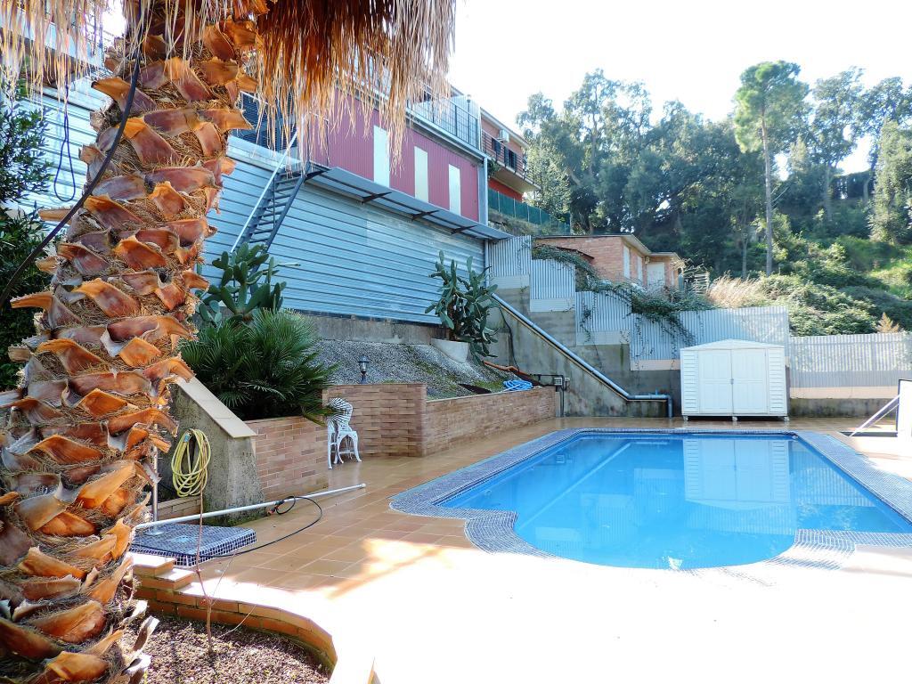 Talo Barcelona, Espanja 5 makuuhuonetta, 313 m2 No. 55972