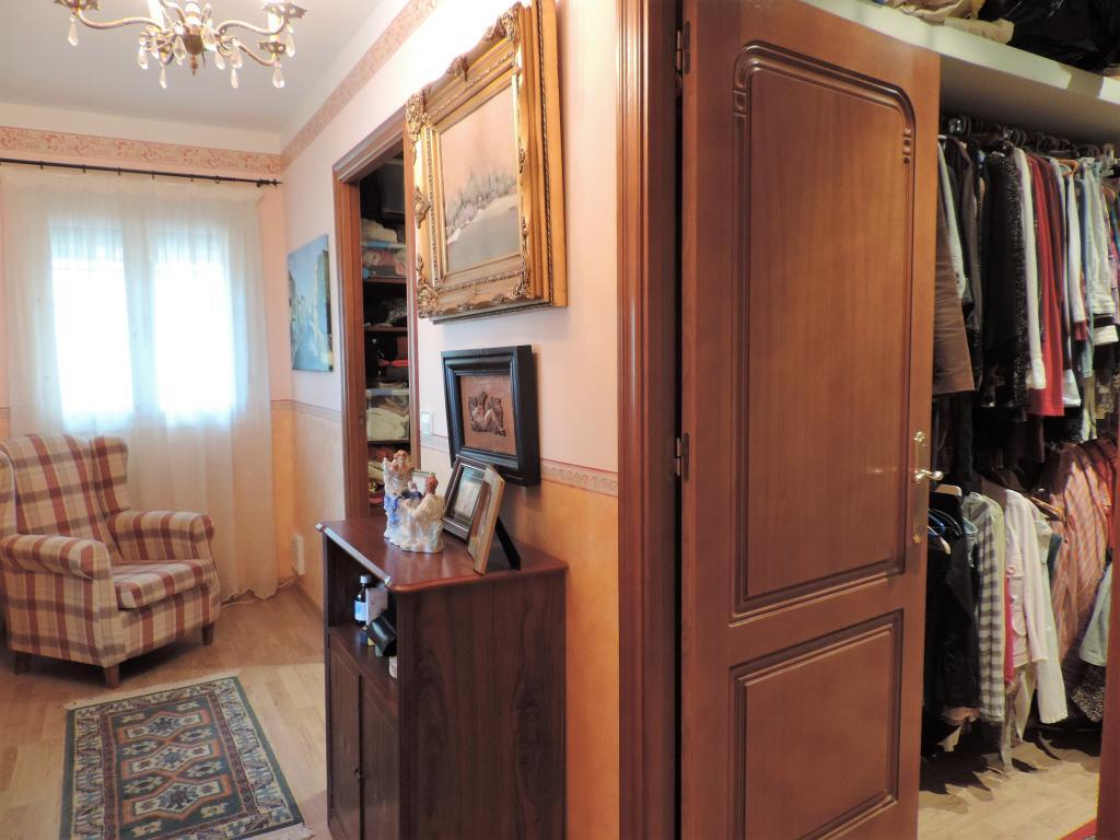 Talo Barcelona, Espanja 5 makuuhuonetta, 313 m2 No. 55972