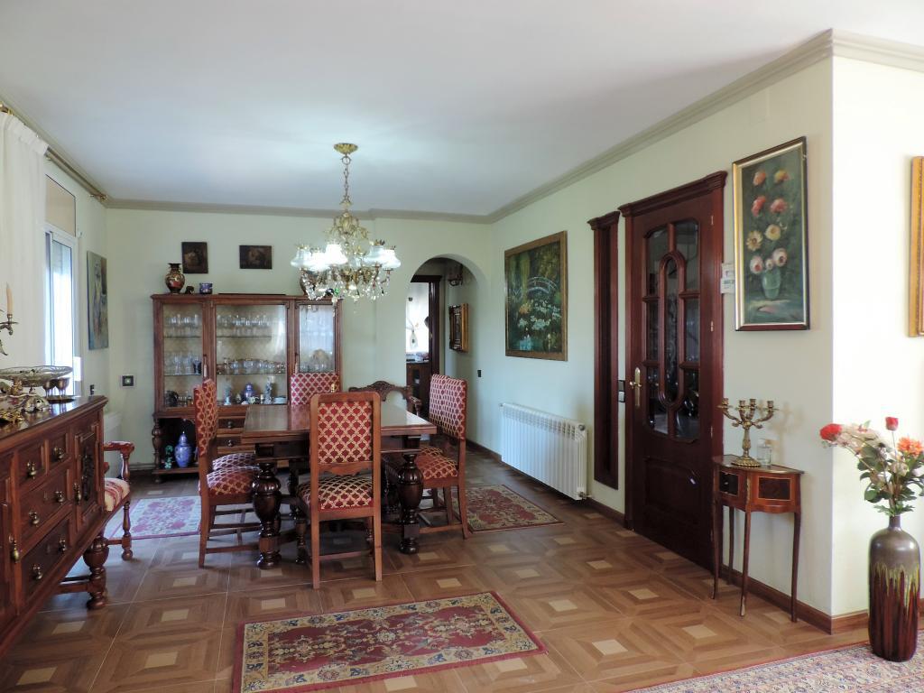 Talo Barcelona, Espanja 5 makuuhuonetta, 313 m2 No. 55972