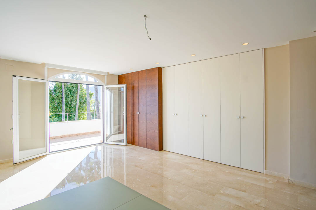 Villa en L'Alfàs del Pi, Alicante, España 5 dormitorios, 810 m2 No. 86746