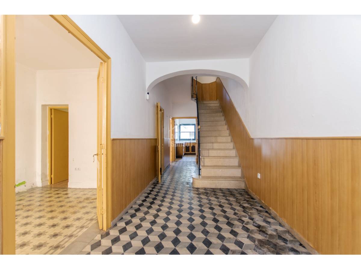 Radhus i Mahon, Menorca, Spanien 6 sovrum, 266 kvm. Nr. 88876