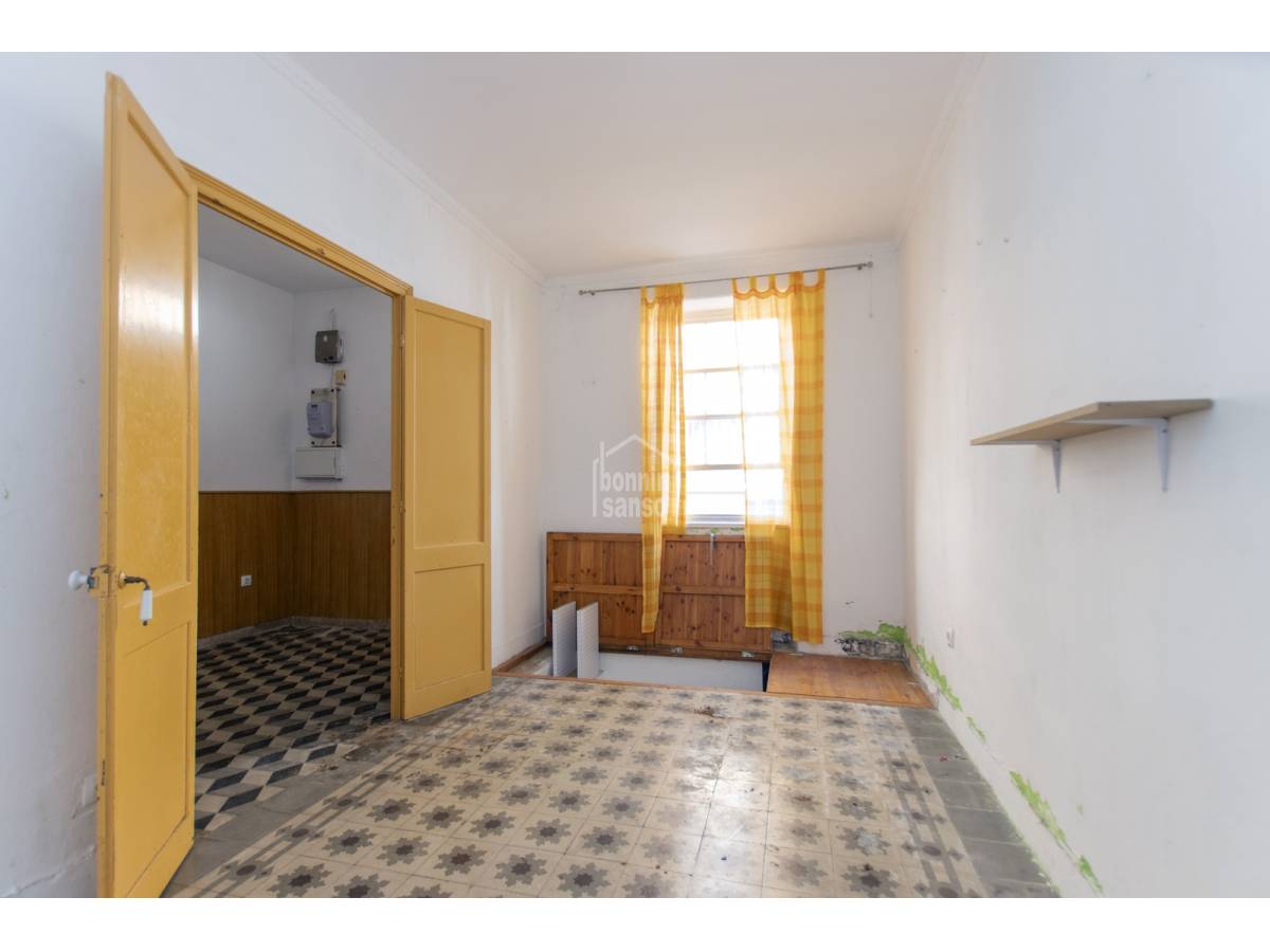Radhus i Mahon, Menorca, Spanien 6 sovrum, 266 kvm. Nr. 88876