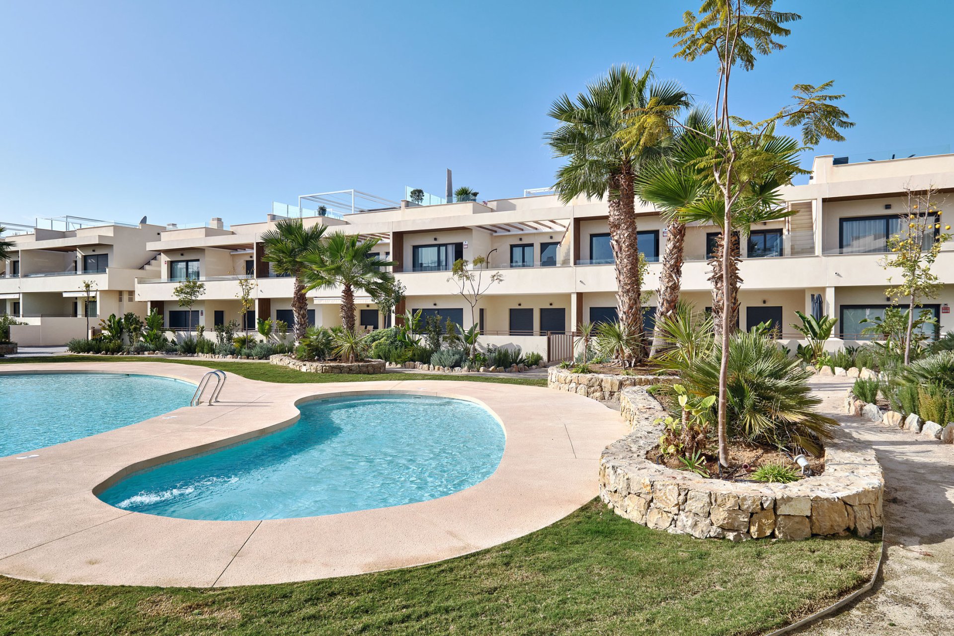 Apartment in Torrevieja, Alicante, Spain 2 bedrooms, 102 sq.m. No. 109990