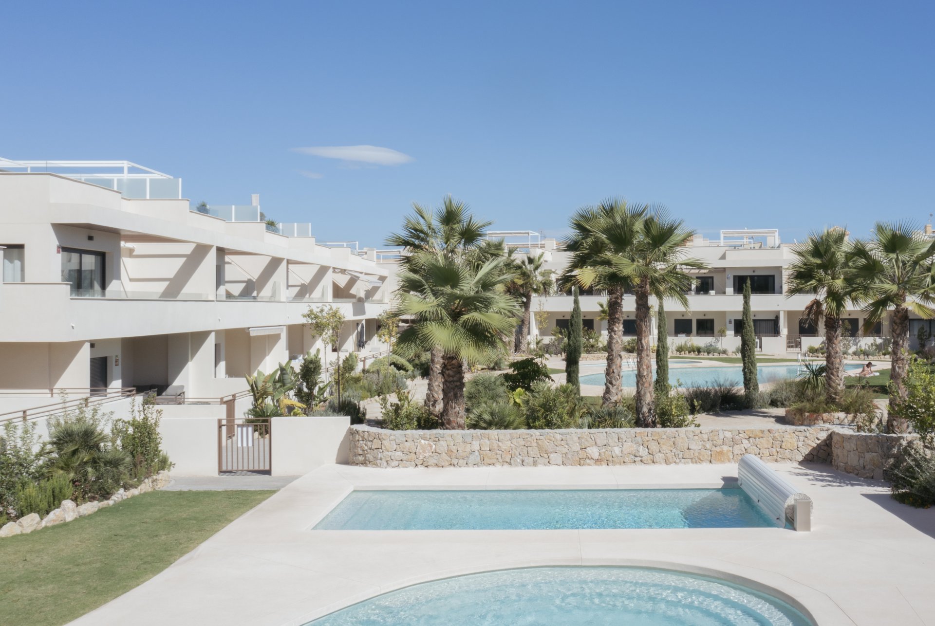 Apartment in Torrevieja, Alicante, Spain 2 bedrooms, 102 sq.m. No. 109990