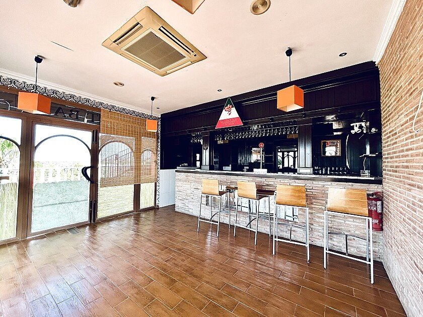 Liikekiinteistö Orihuela, Alicante, Espanja 242 m2 No. 111285
