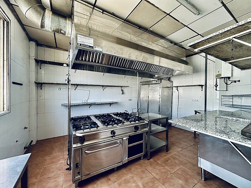 Liikekiinteistö Orihuela, Alicante, Espanja 242 m2 No. 111285