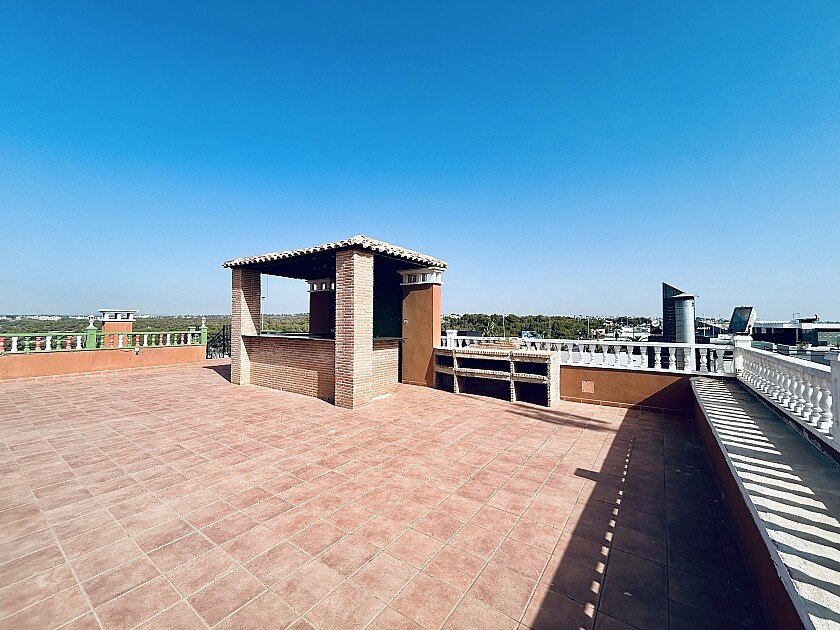 Liikekiinteistö Orihuela, Alicante, Espanja 242 m2 No. 111285