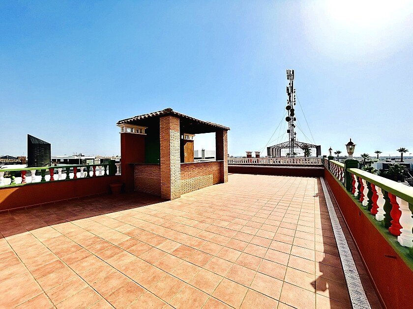 Liikekiinteistö Orihuela, Alicante, Espanja 242 m2 No. 111285