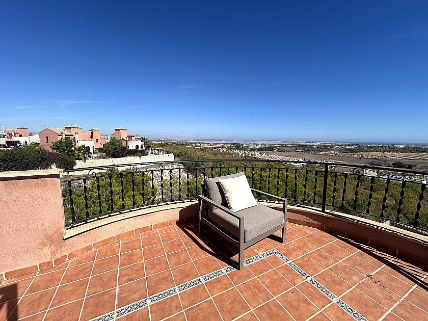Villa à San Miguel de Salinas, Alicante, Espagne 4 chambres, 160 m2 No. 111283