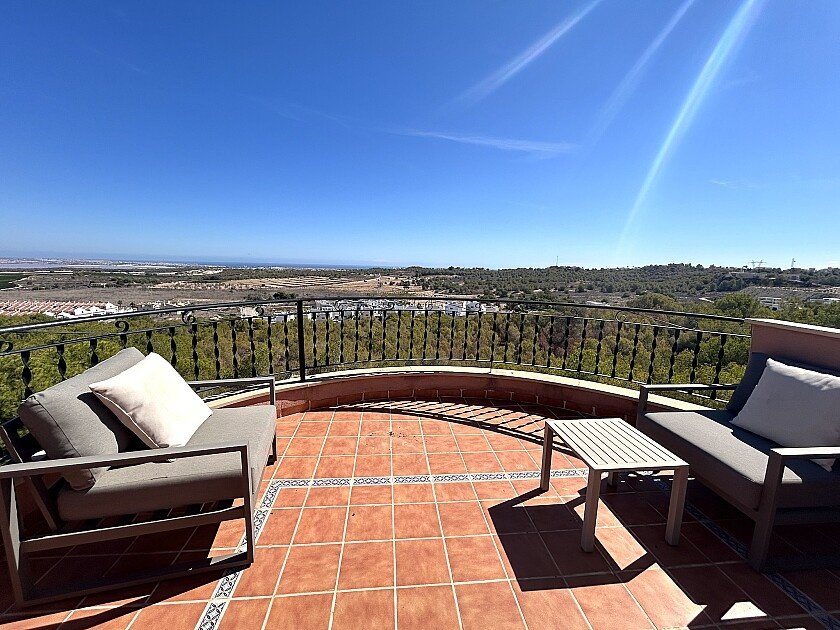 Villa à San Miguel de Salinas, Alicante, Espagne 4 chambres, 160 m2 No. 111283