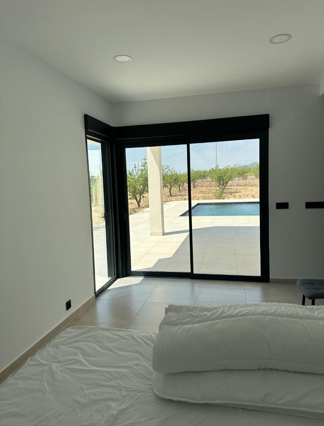 Villa a Pinoso, Alicante, Spagna 3 camere da letto, 199 mq. N° 111304