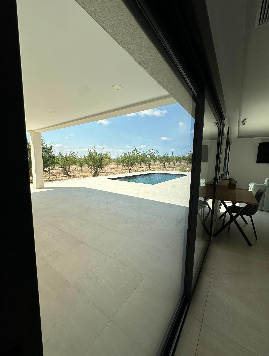 Villa a Pinoso, Alicante, Spagna 3 camere da letto, 199 mq. N° 111304