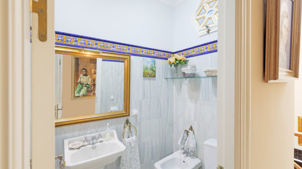 Kaupunkipientalo El Puerto de Santa Maria, Cadiz, Espanja 3 makuuhuonetta, 264 m2 No. 88650