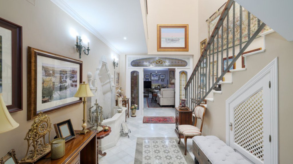 Kaupunkipientalo El Puerto de Santa Maria, Cadiz, Espanja 3 makuuhuonetta, 264 m2 No. 88650