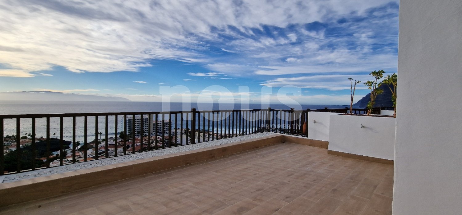 Tvåvåningslägenhet i Acantilado De Los Gigantes, Tenerife, Spanien 2 sovrum, 110 kvm. Nr. 103061