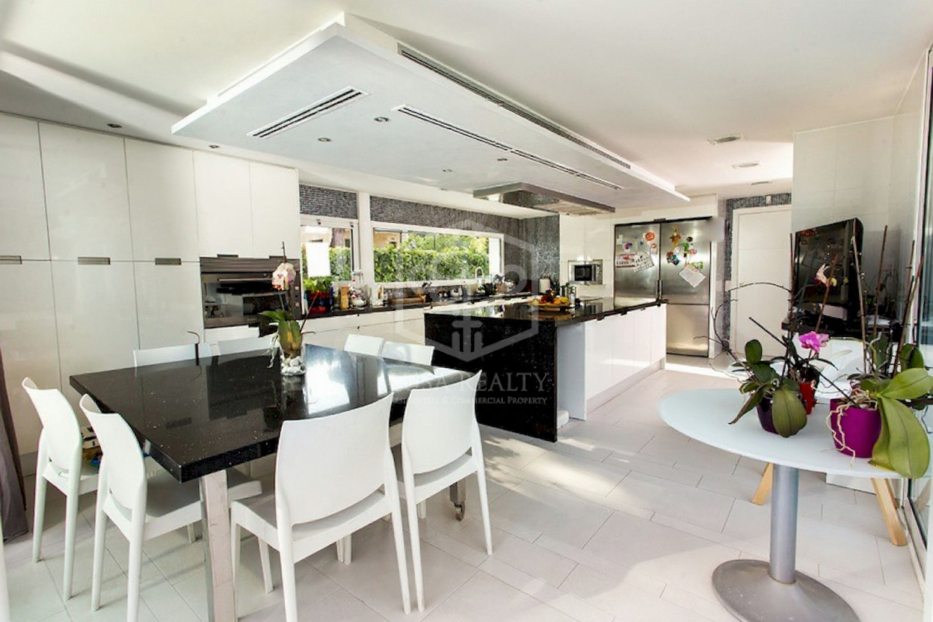 Villa en Castelldefels, Barcelona, España 7 dormitorios, 860 m2 No. 94445
