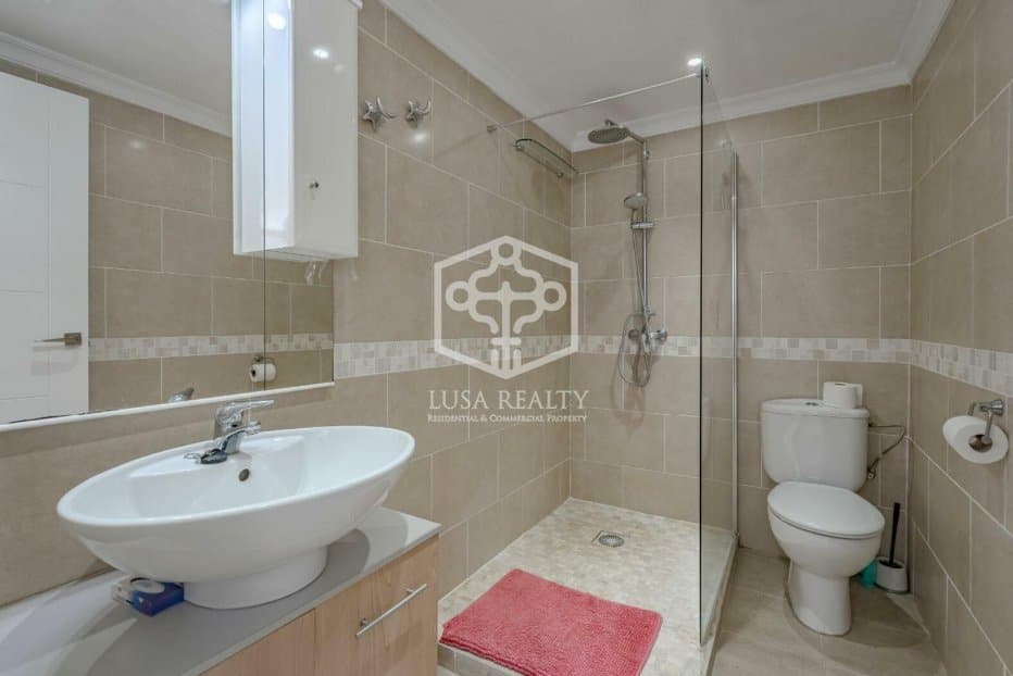 Villa a Adeje, Tenerife, Spagna 6 camere da letto, 423 mq. N° 94448