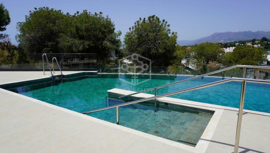 Apartment in Marbella, Malaga, Spain 3 bedrooms, 246 sq.m. No. 111070