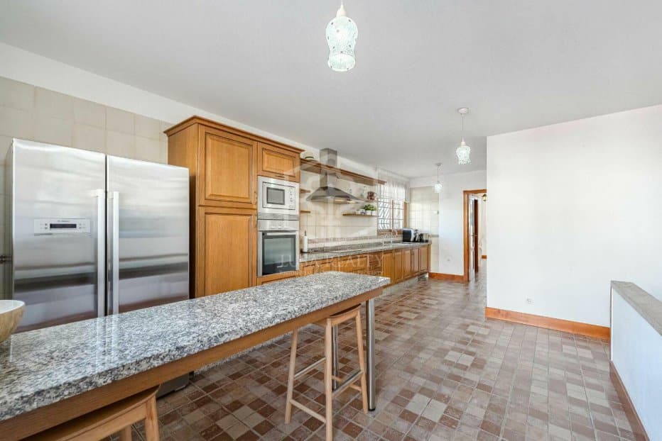 Villa i Arona, Tenerife, Spanien 6 sovrum, 350 kvm. Nr. 111067