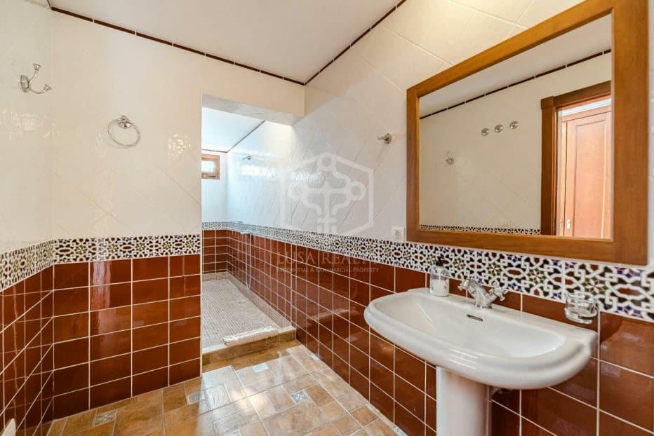 Villa i Arona, Tenerife, Spanien 6 sovrum, 350 kvm. Nr. 111067