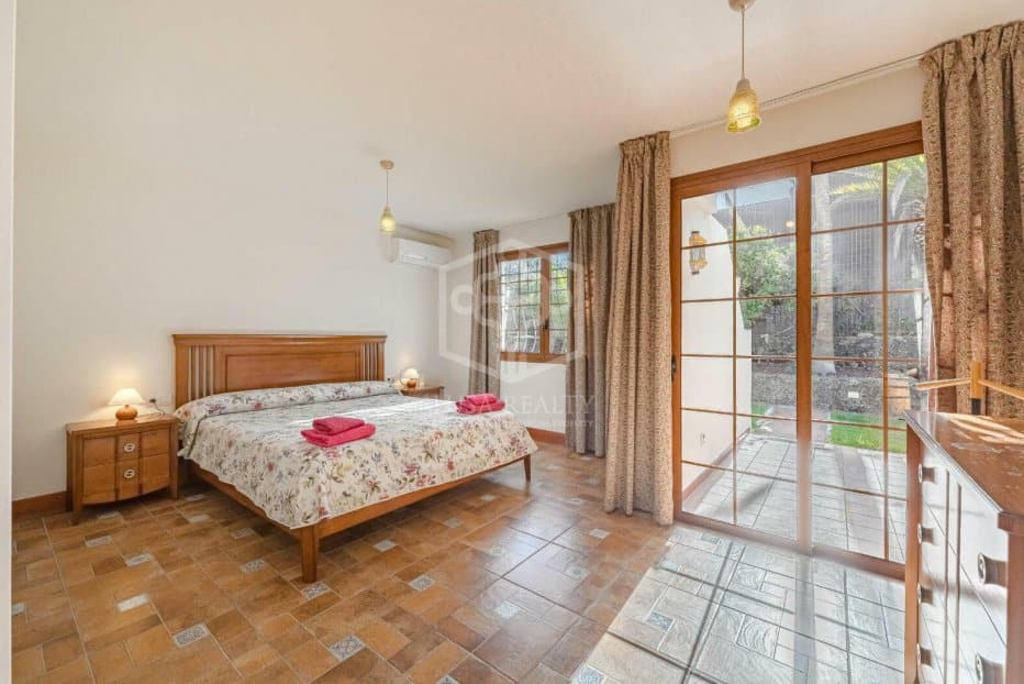 Villa i Arona, Tenerife, Spanien 6 sovrum, 350 kvm. Nr. 111067