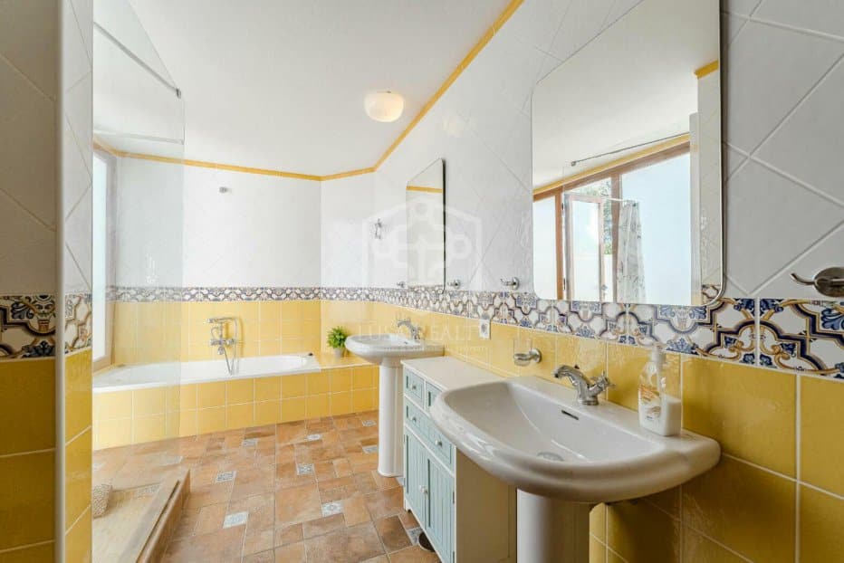 Villa i Arona, Tenerife, Spanien 6 sovrum, 350 kvm. Nr. 111067
