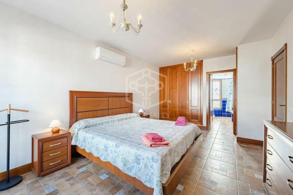 Villa i Arona, Tenerife, Spanien 6 sovrum, 350 kvm. Nr. 111067