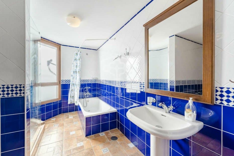Villa i Arona, Tenerife, Spanien 6 sovrum, 350 kvm. Nr. 111067