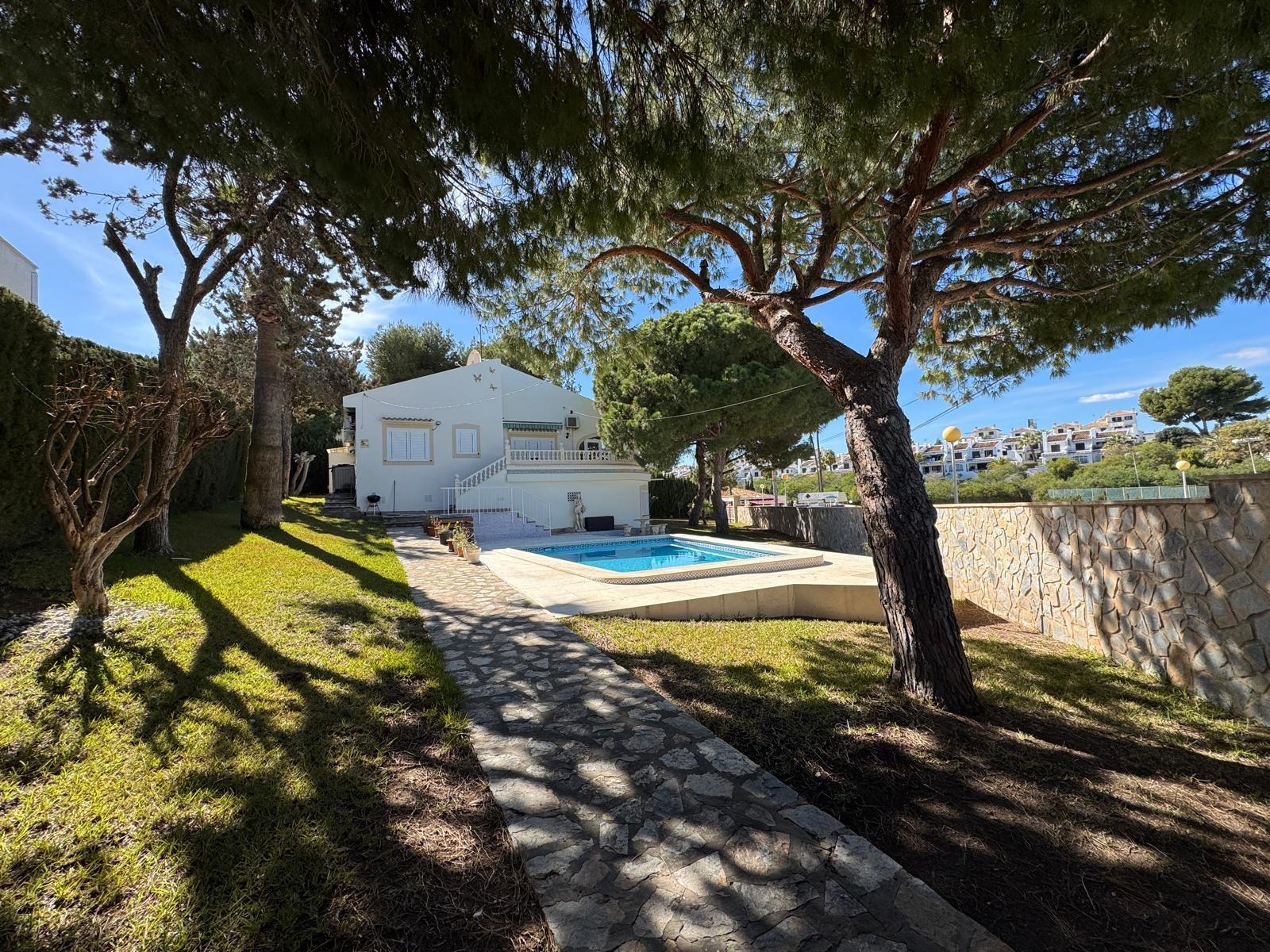 Villa en Cabo Roig, Alicante, España 3 dormitorios, 172 m2 No. 109471