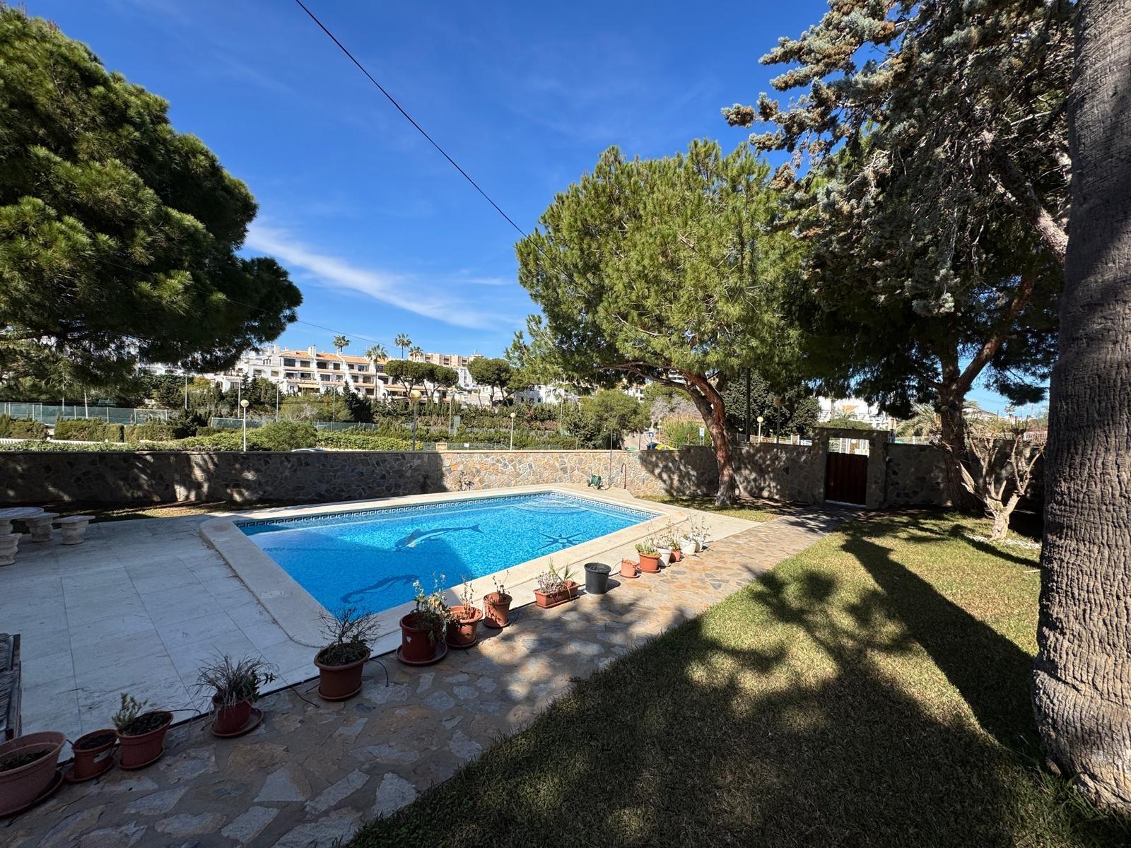 Villa en Cabo Roig, Alicante, España 3 dormitorios, 172 m2 No. 109471
