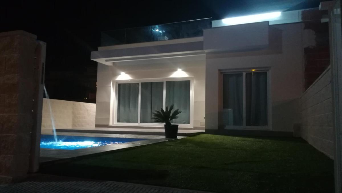 Huvila Los Montesinos, Alicante, Espanja 3 makuuhuonetta, 85 m2 No. 113088