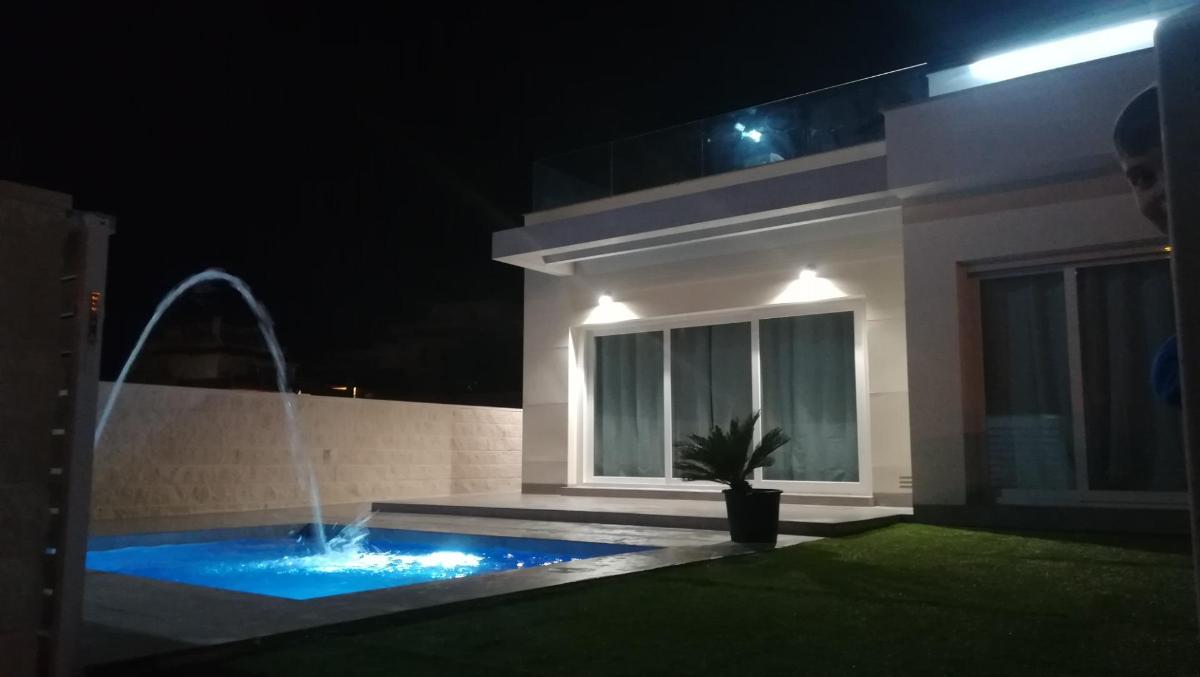 Huvila Los Montesinos, Alicante, Espanja 3 makuuhuonetta, 85 m2 No. 113088