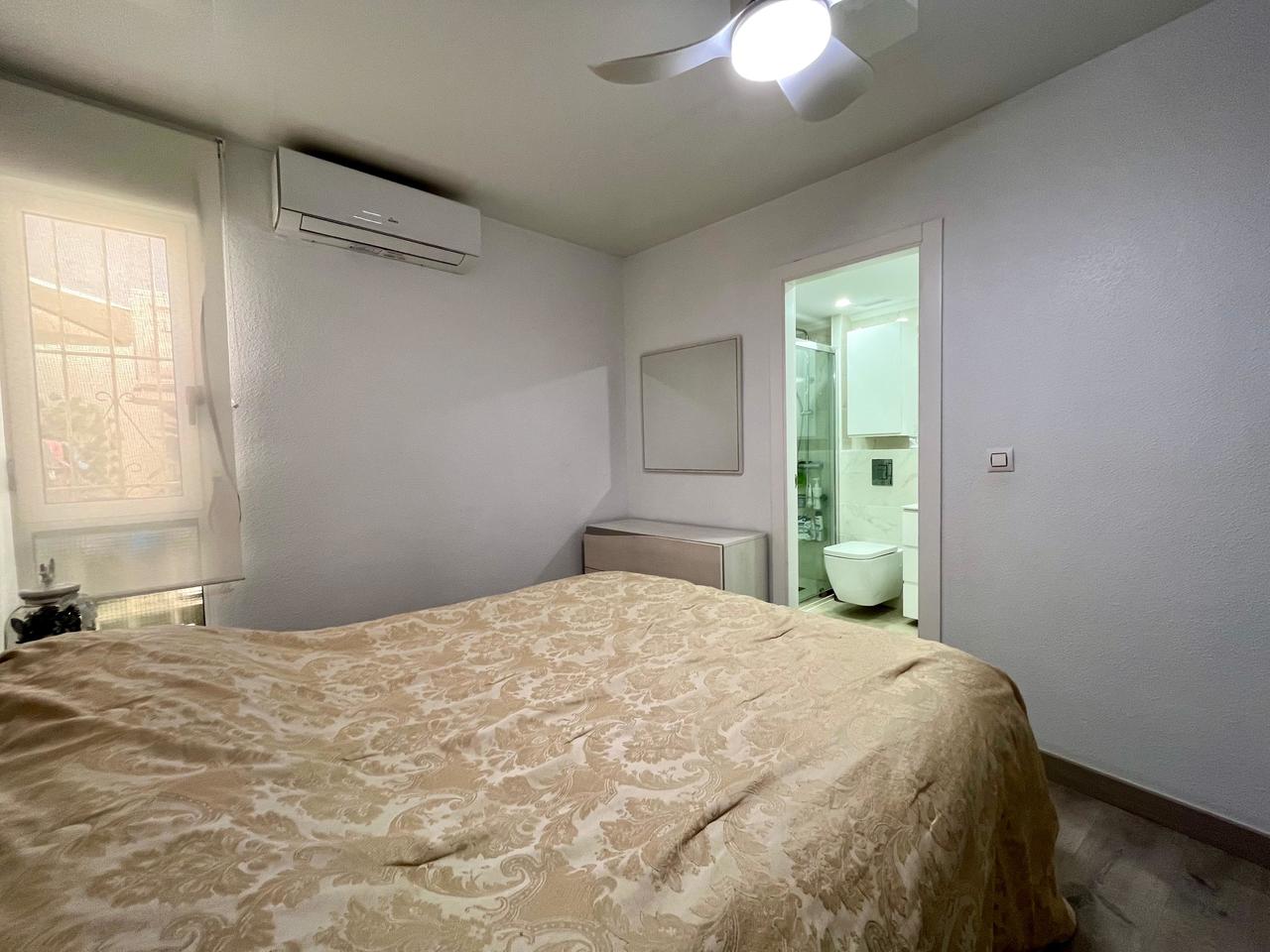 Apartamento en Torrevieja, Alicante, España 4 dormitorios, 115 m2 No. 115957