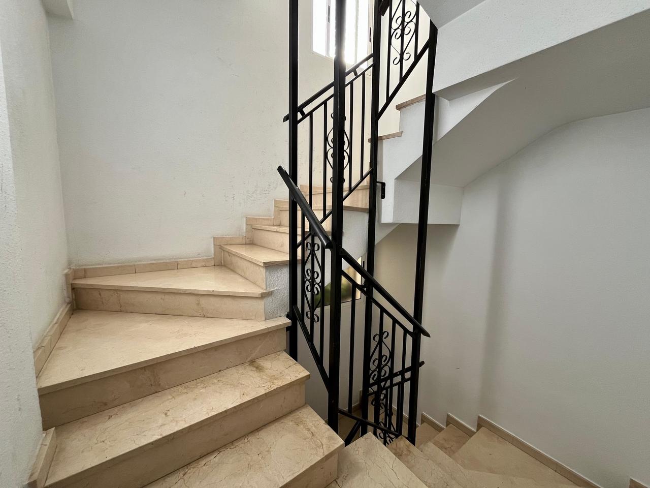 Apartamento en Torrevieja, Alicante, España 4 dormitorios, 115 m2 No. 115957