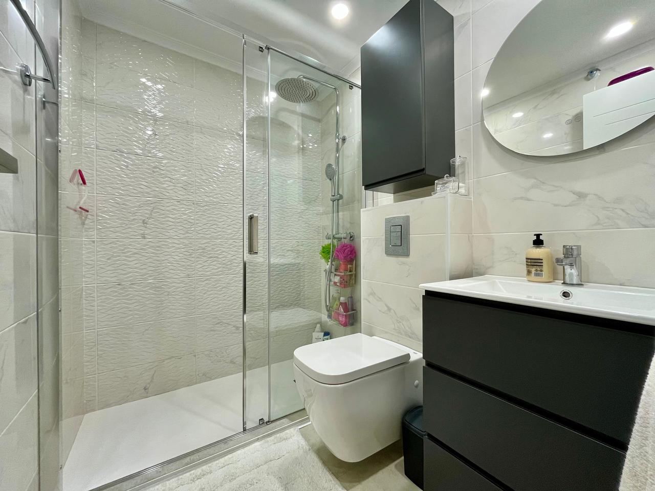 Apartamento en Torrevieja, Alicante, España 4 dormitorios, 115 m2 No. 115957