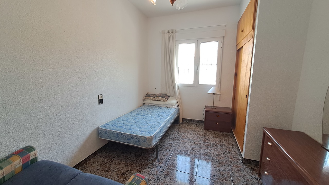 Villa i Villamartin, Alicante, Spanien 5 sovrum, 200 kvm. Nr. 115952