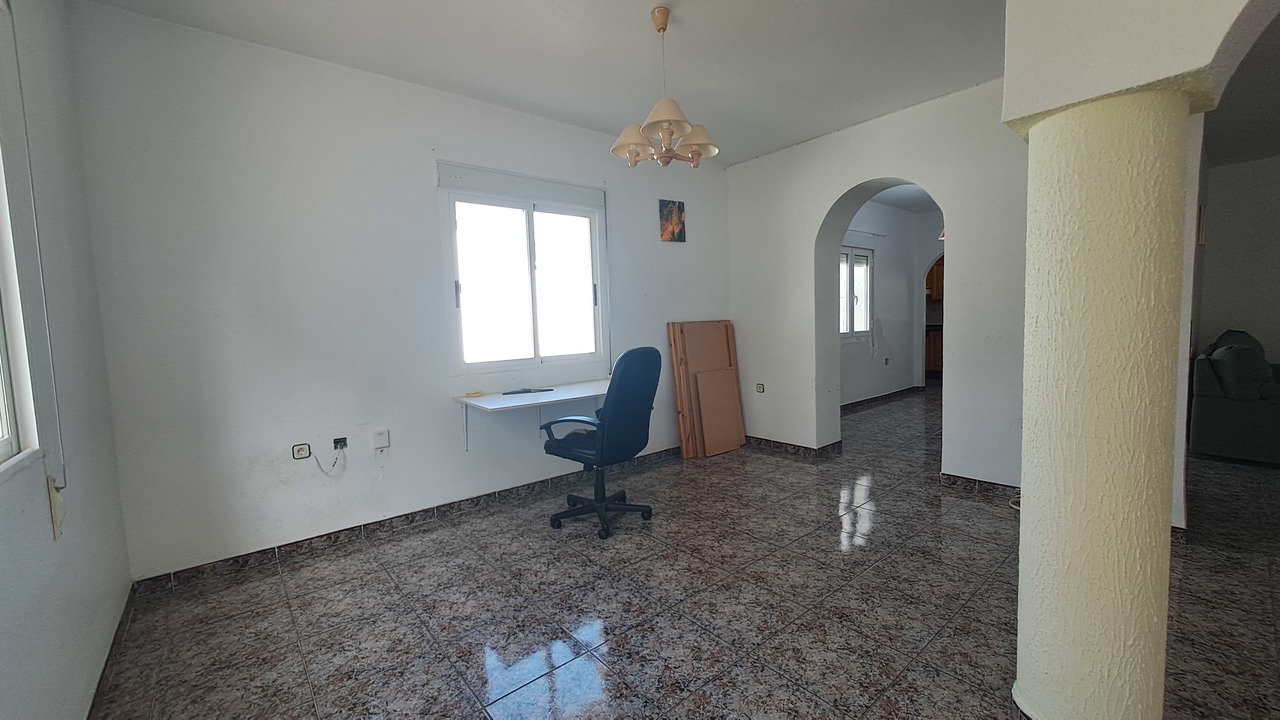 Villa i Villamartin, Alicante, Spanien 5 sovrum, 200 kvm. Nr. 115952