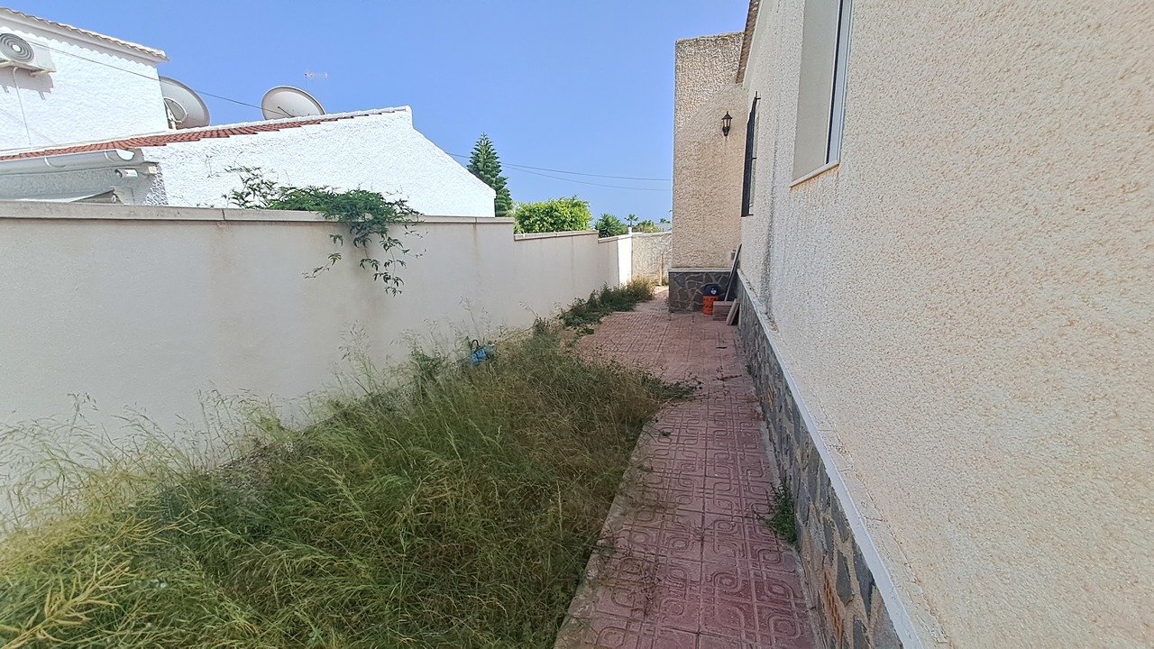 Villa i Villamartin, Alicante, Spanien 5 sovrum, 200 kvm. Nr. 115952