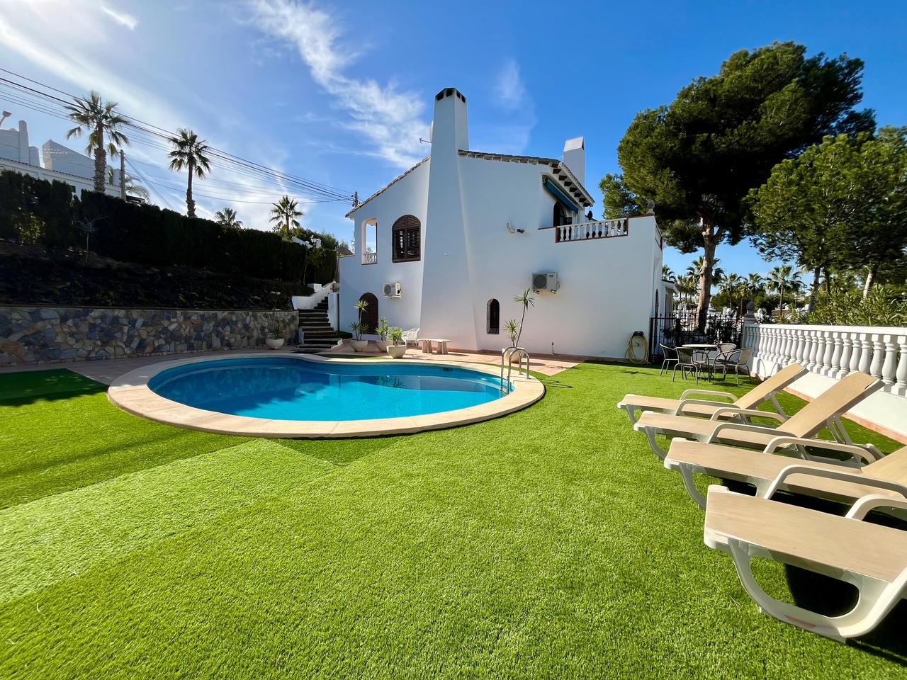 Villa à Villamartin, Alicante, Espagne 4 chambres, 184 m2 No. 115958